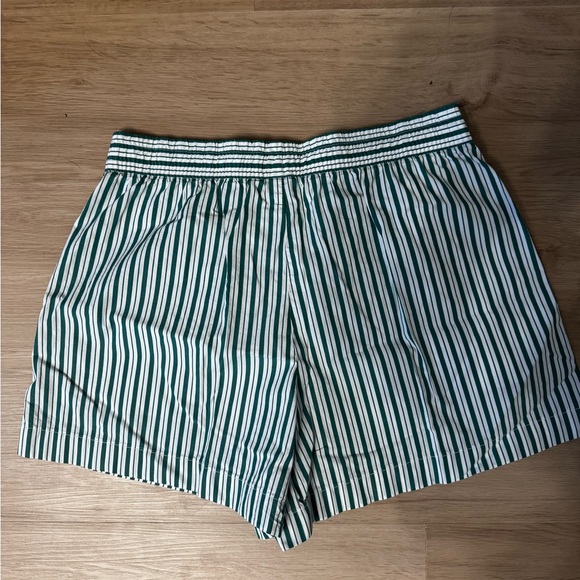 GAP Green Striped Shorts - Picture 2 of 6